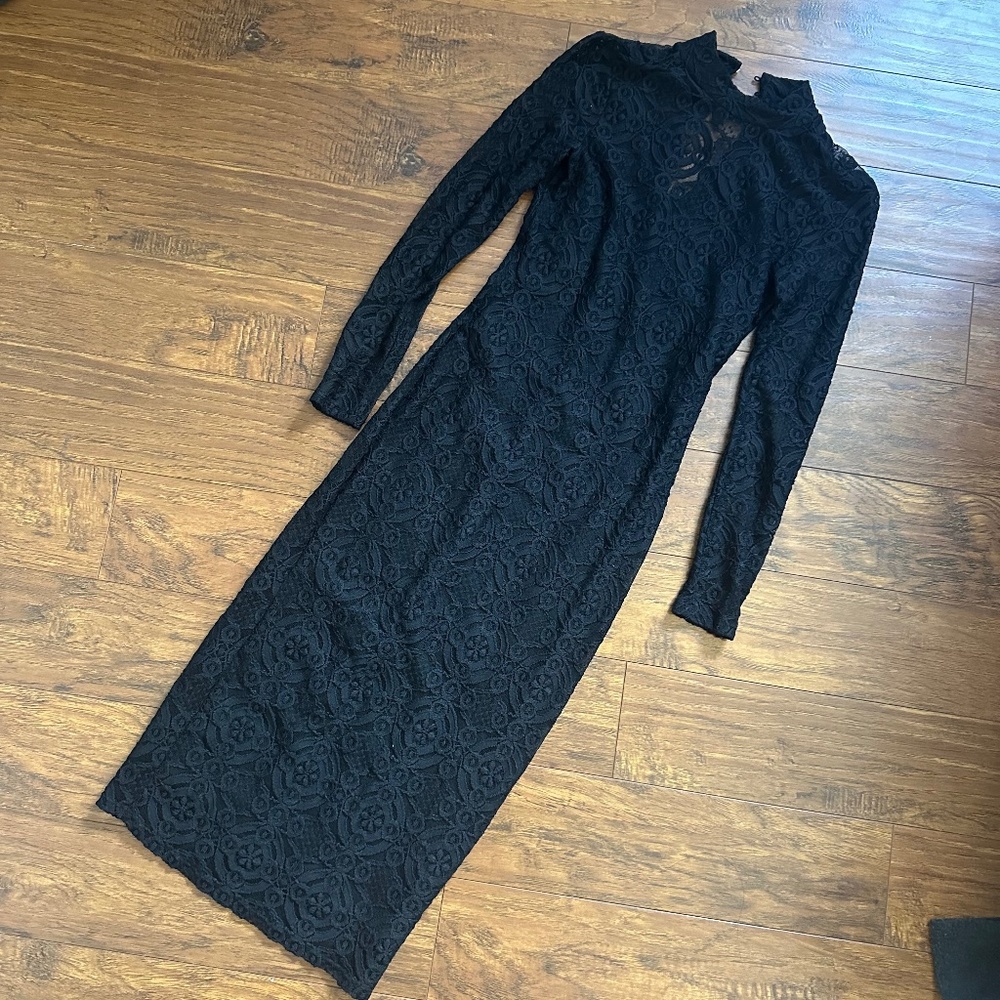 Dynamite Lace Long Sleeve Midi Dress in size XS